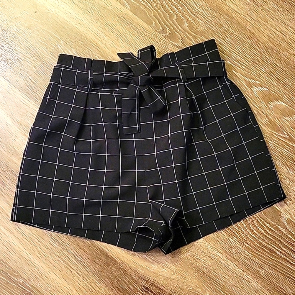 Black and white grid Forever 21 shorts | size L